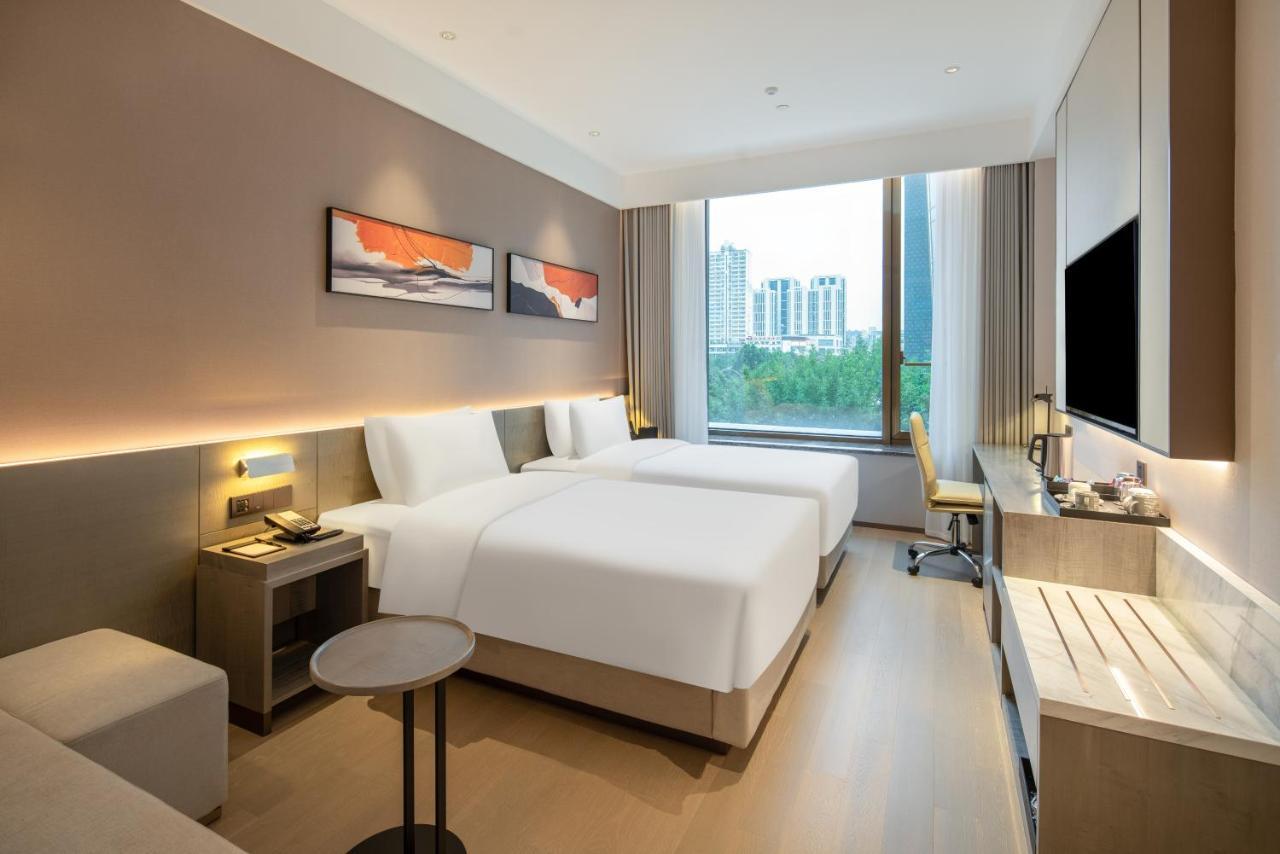 Hyatt Place Linyi People Square Buitenkant foto